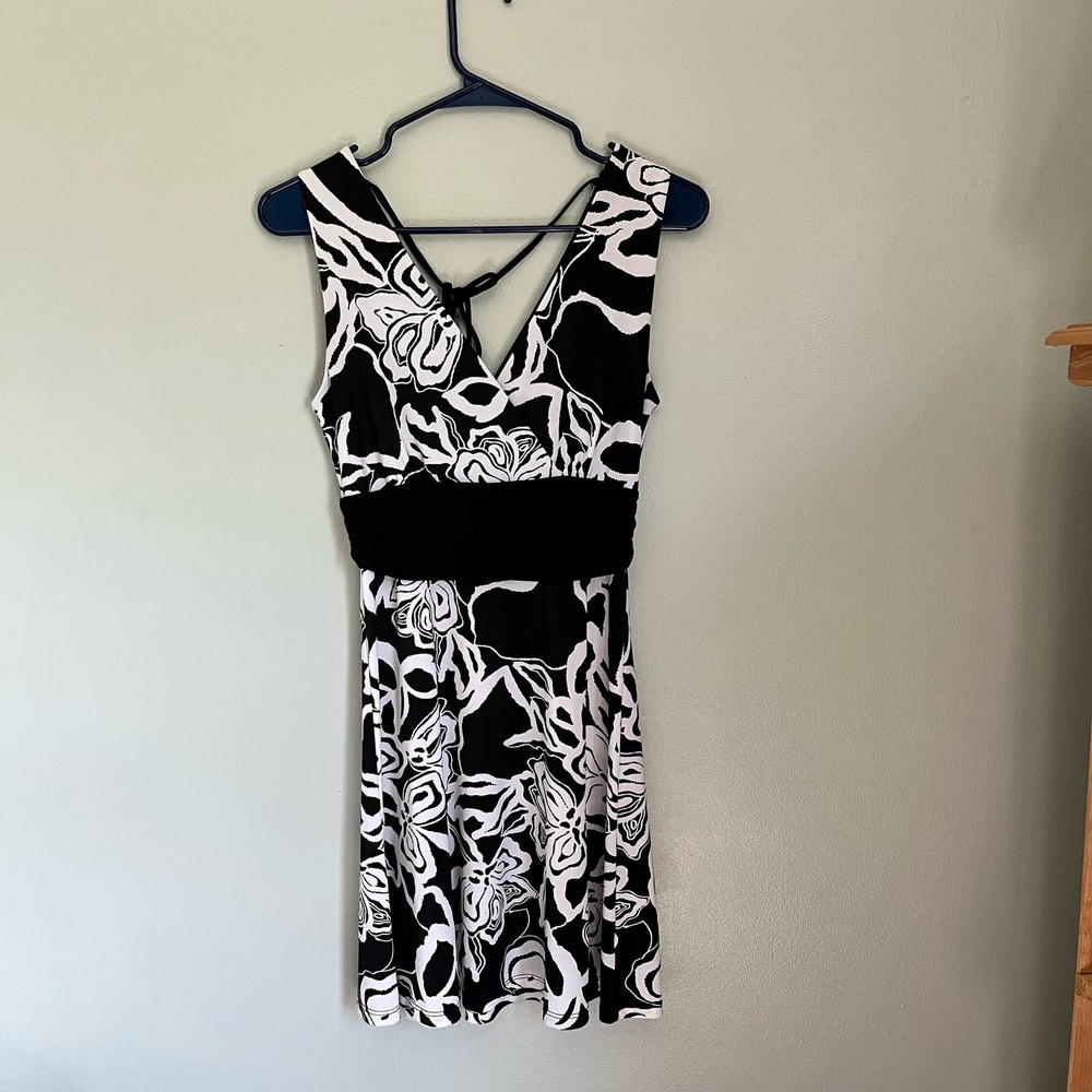 White House Black Market  Floral dress XS